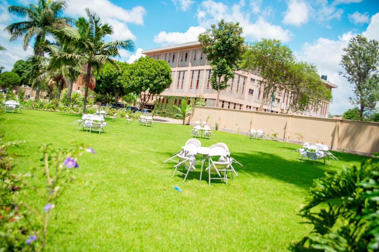 Lush Garden Hotel Аруша Екстериор снимка