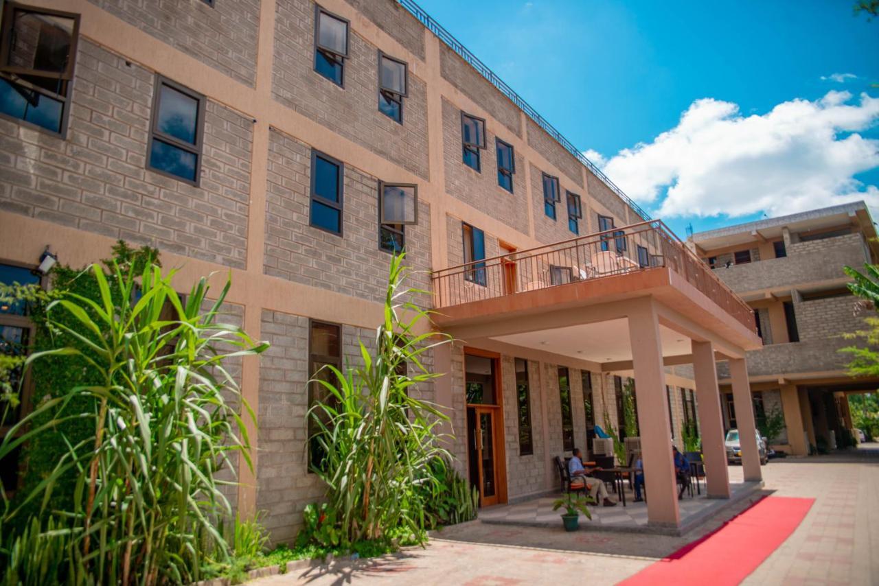 Lush Garden Hotel Аруша Екстериор снимка